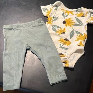 Girls 3-6mo daisy outfit